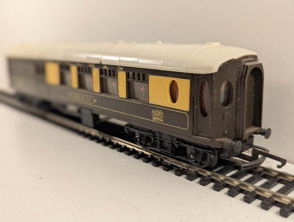 Tri-ang OO Gauge Pullman Brake Coach Car No. 79 Passenger Coach