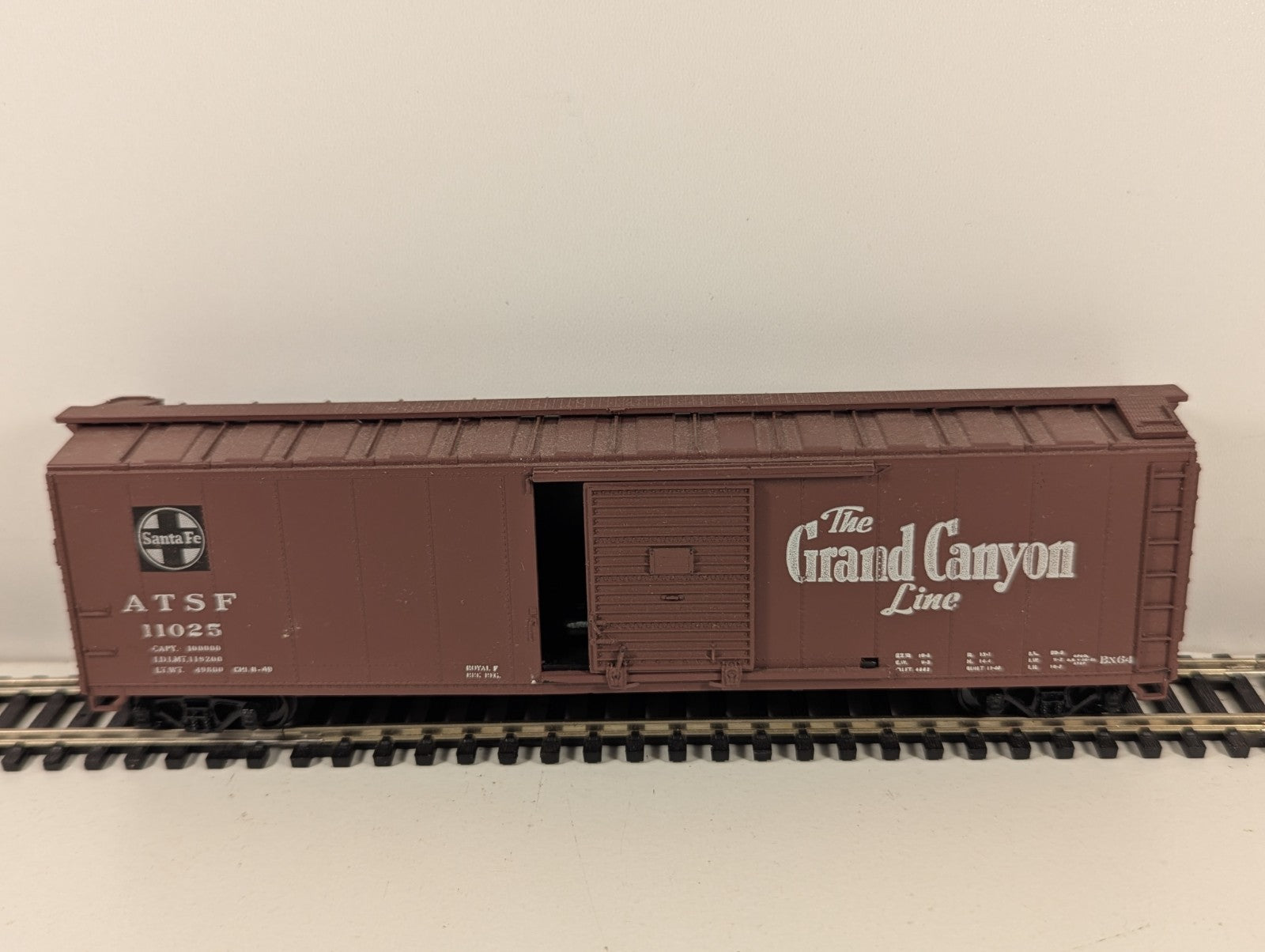 Athearn HO Scale Santa Fe 50' Single Door Boxcar No.11043 – El Capitan Series