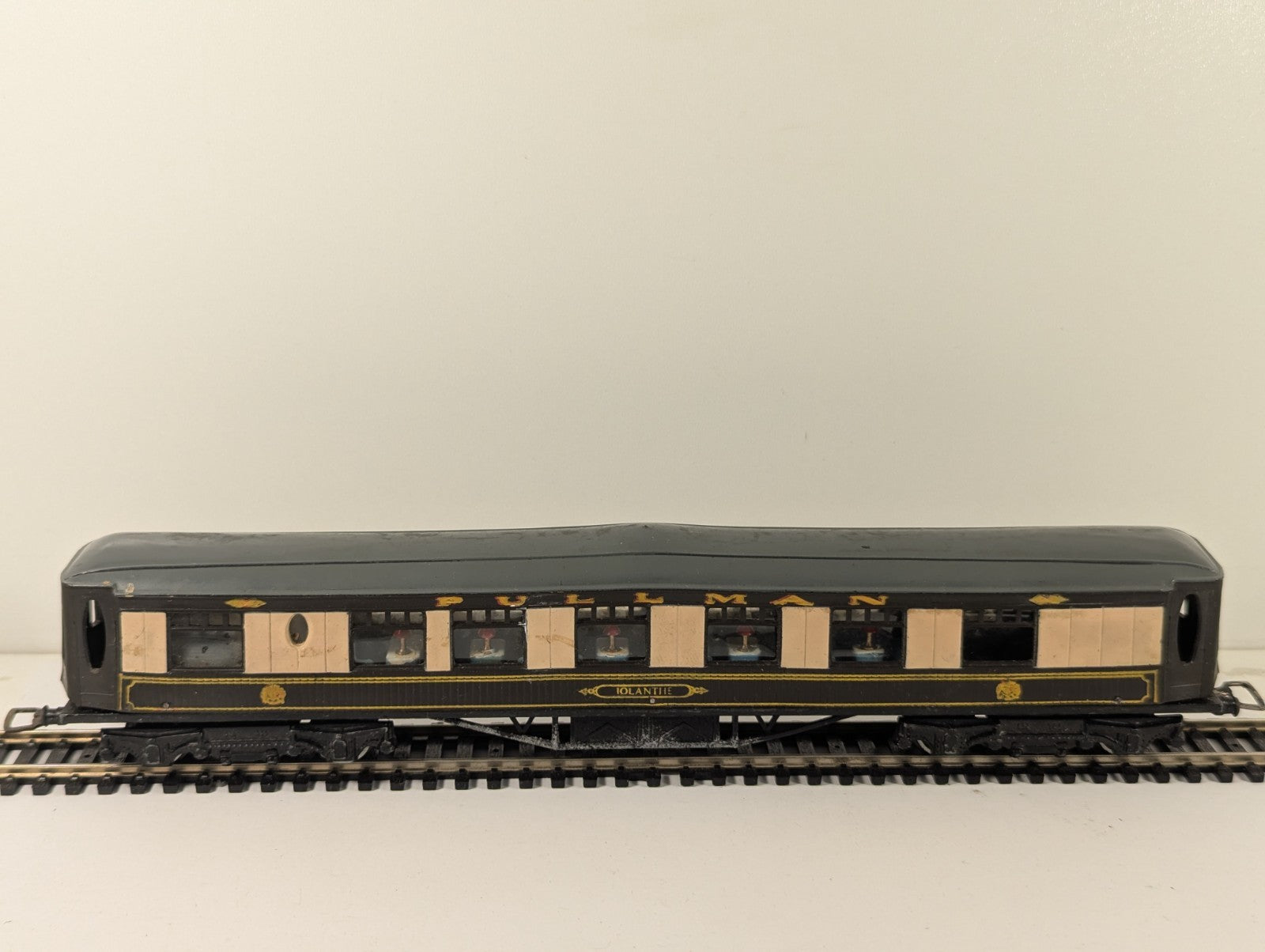Graham Farish OO Gauge Pullman Parlour Coach