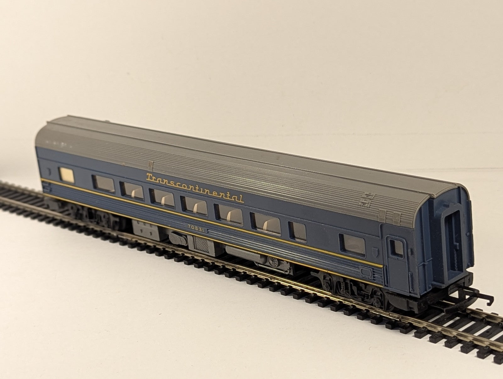 Tri-ang OO Gauge Transcontinental Passenger Coach 70831