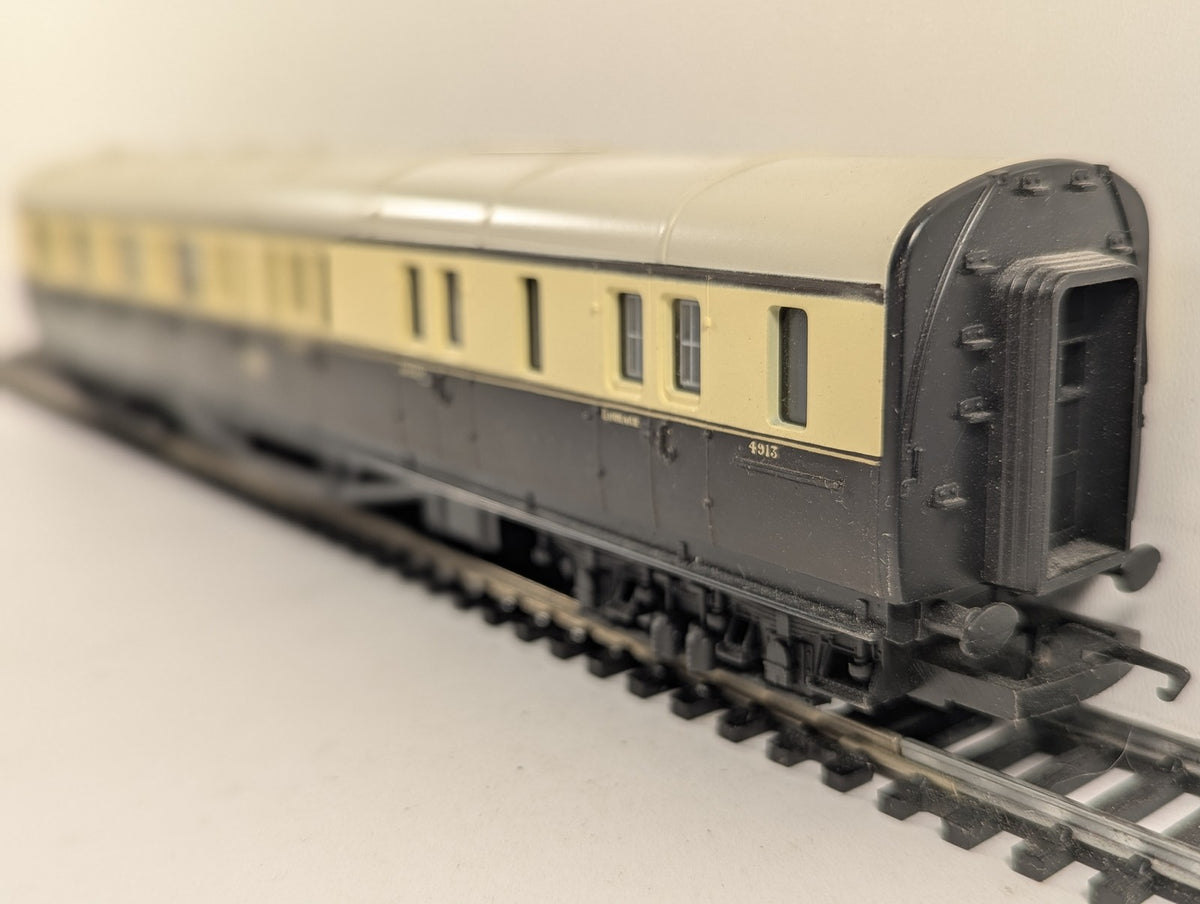 Hornby OO Gauge GWR Brake Third Coach Passenger Coach 4913