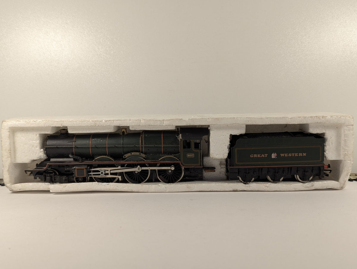 Hornby OO Gauge GWR King Class 4-6-0 'King Henry VIII' Locomotive 6013 GWR Green