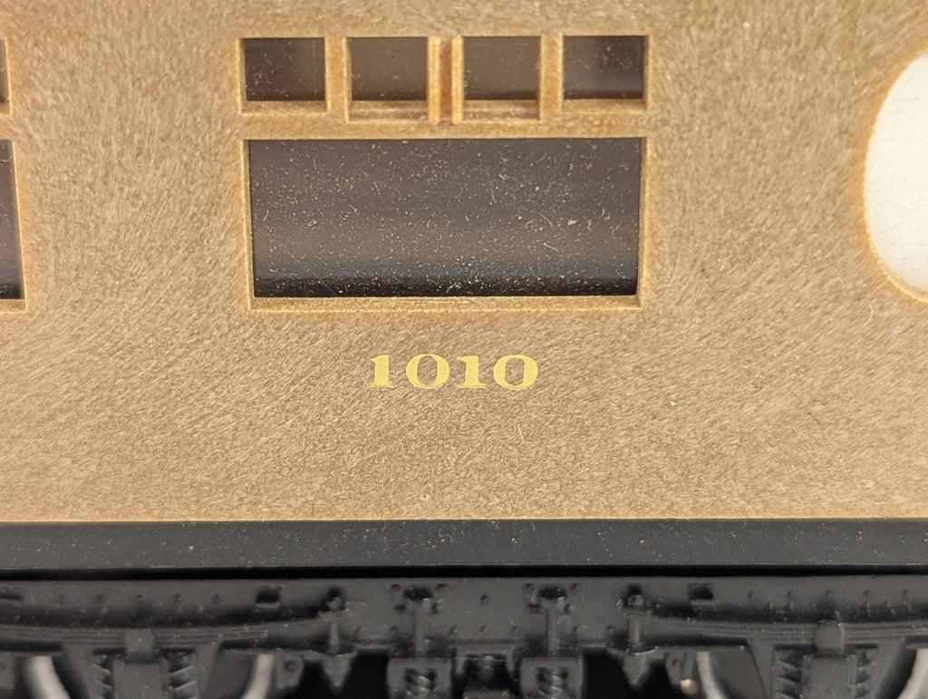 Hornby OO Gauge LNER Gresley Buffet Coach Passenger Coach 1010 LNER Teak R4180