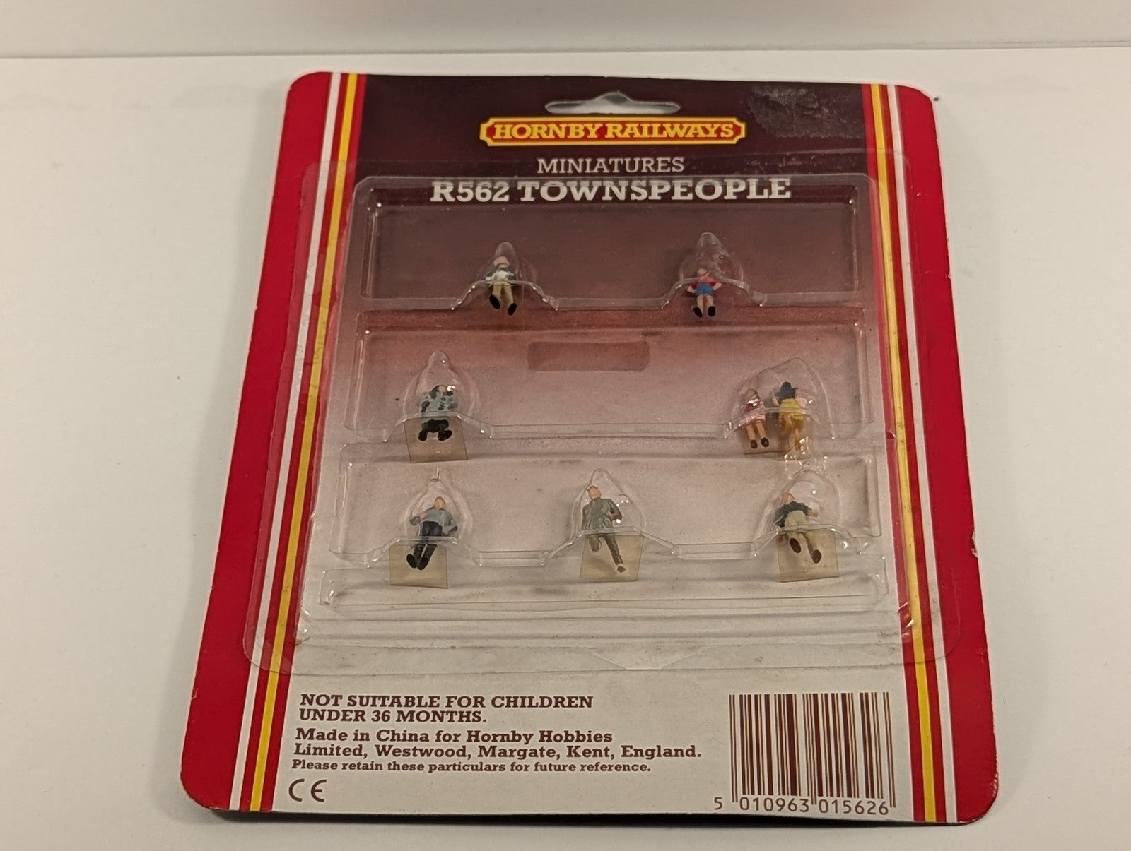 Hornby OO Gauge Townspeople Scenic Figures R562