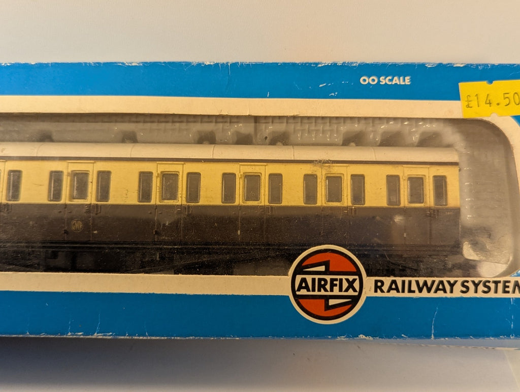 Airfix OO Gauge GWR Suburban Brake Coach (54250-0)