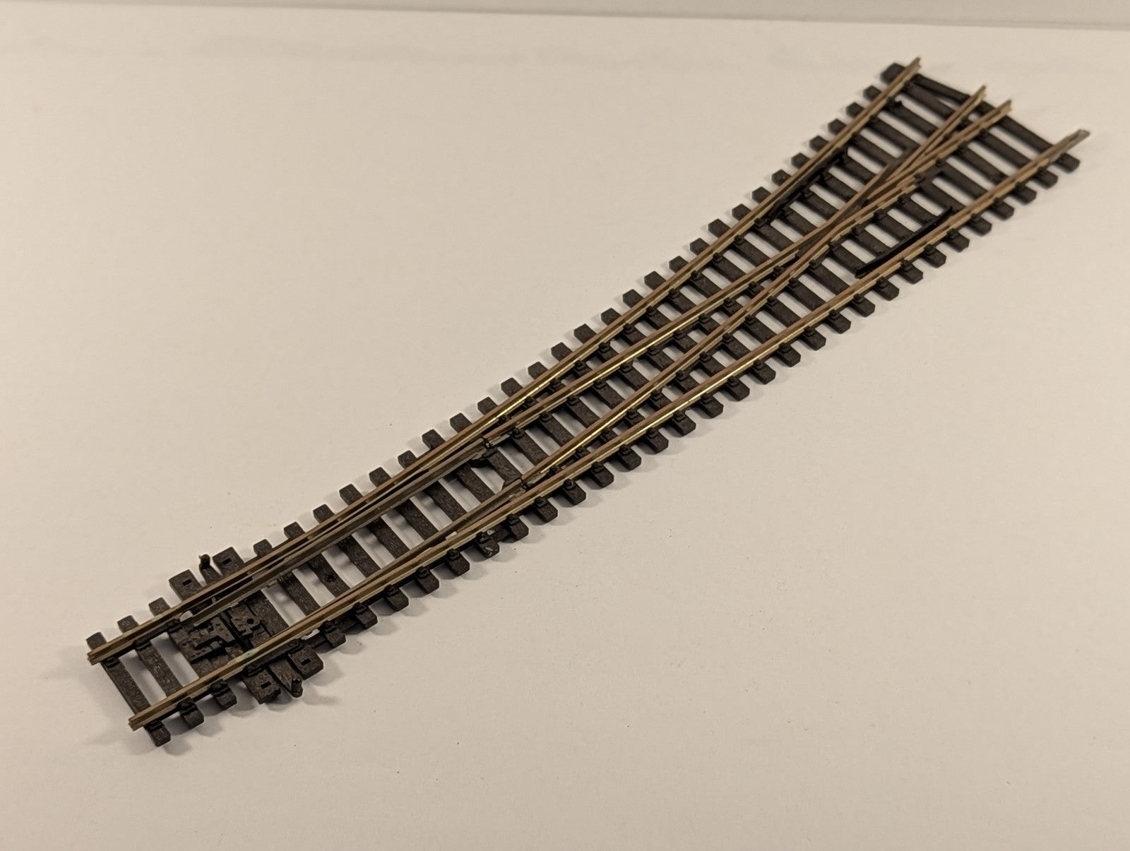 Peco OO Gauge Streamline Right Hand Turnout (Brass Rail)