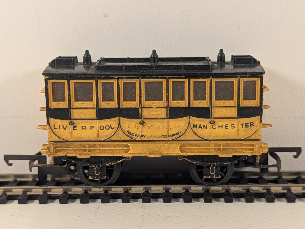 Tri-ang OO Gauge Liverpool & Manchester Railway 1st Class Coach 'Experience'