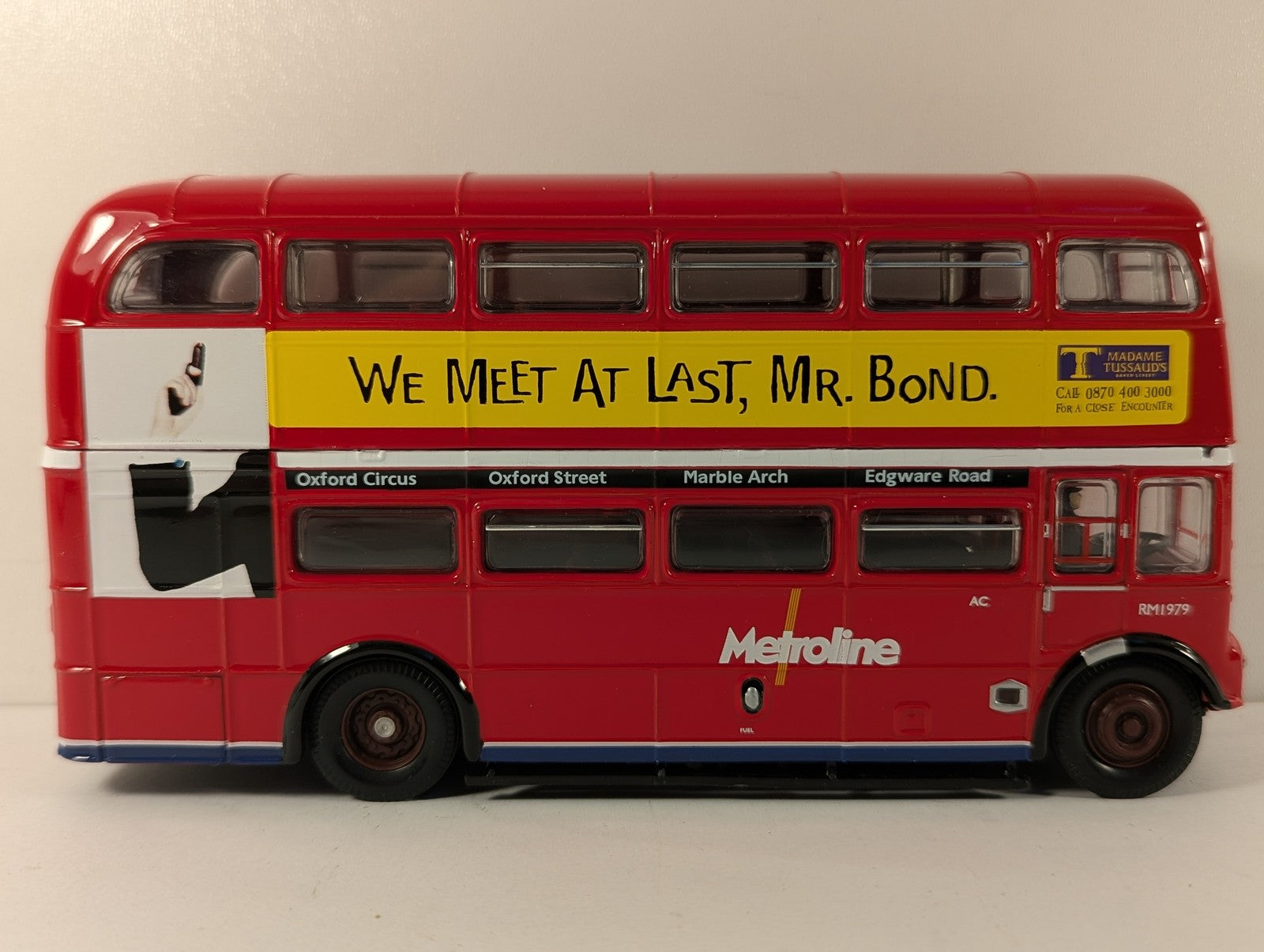 Corgi 1:50 AEC Routemaster Metroline Die-cast Model Bus RM1979