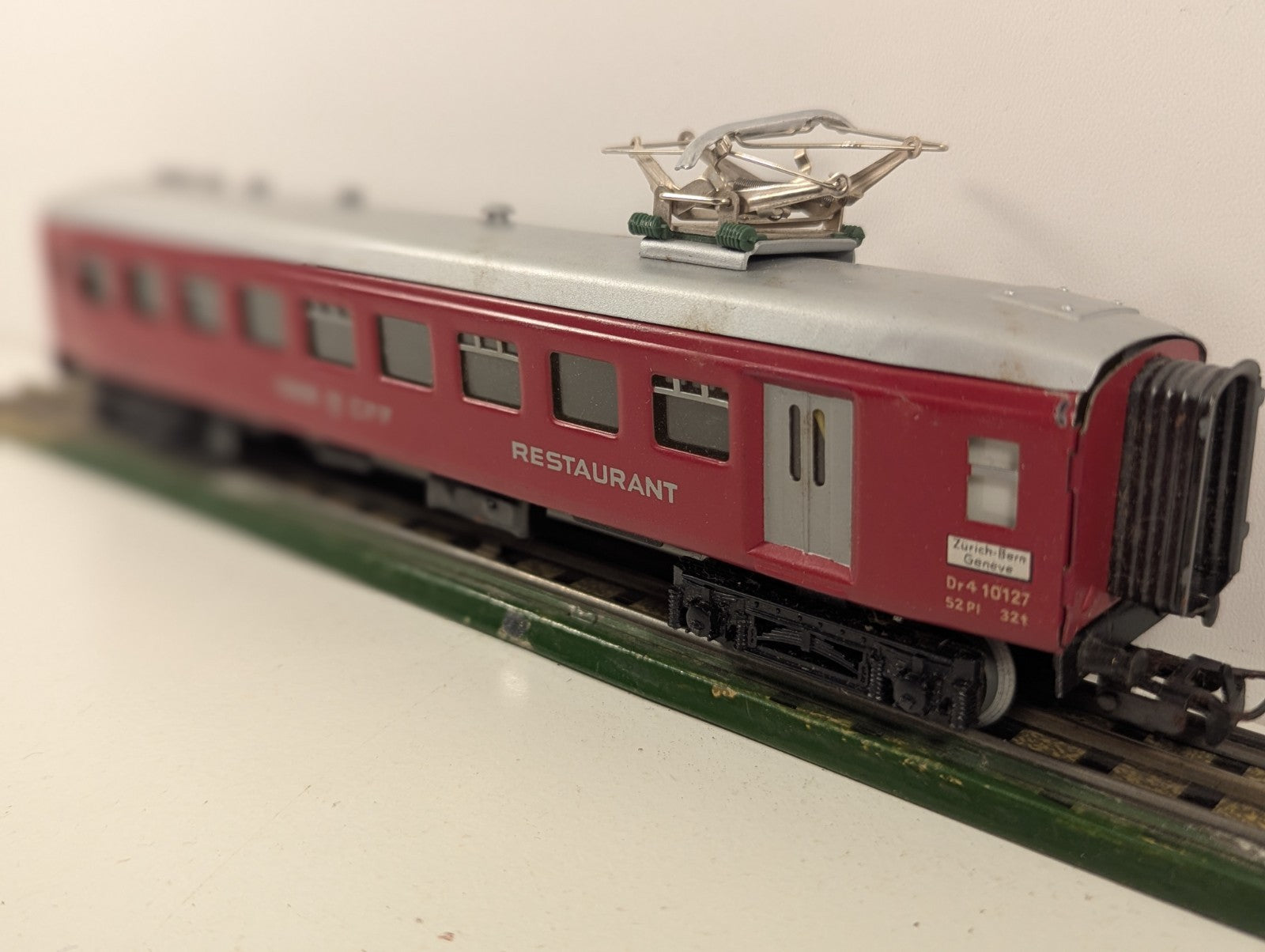 Märklin 4035 HO Gauge SBB Restaurant Coach – Working Lights