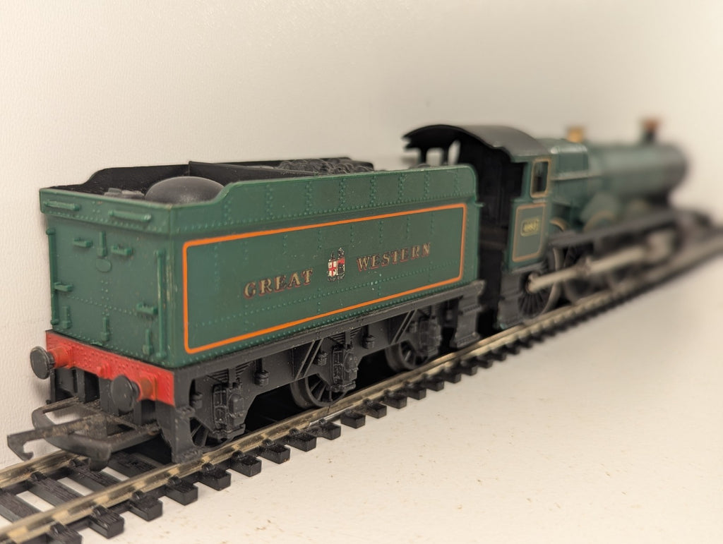 Hornby OO Gauge GWR Class 4900 Albert Hall steam locomotive 4983 on model railway track