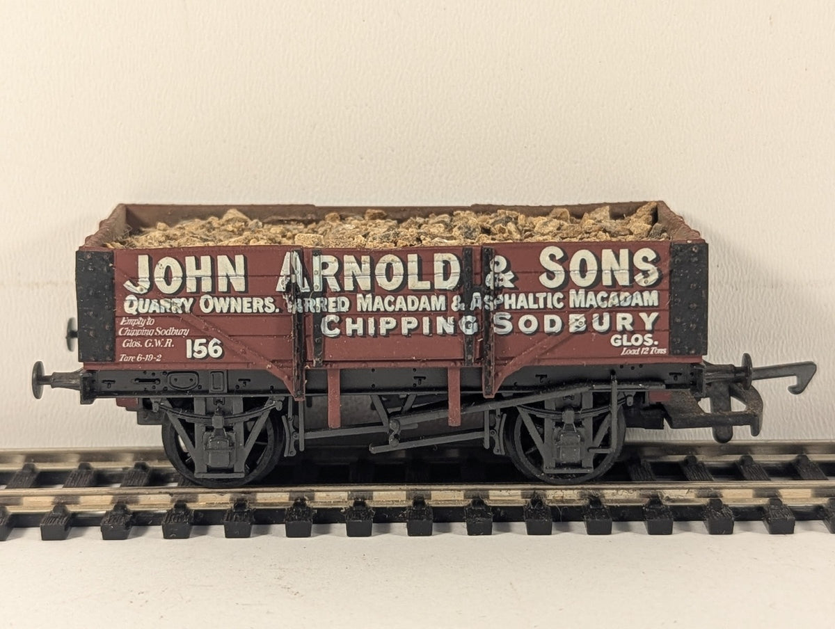 Airfix OO Gauge 7 Plank Wagon John Arnold & Sons Goods Wagon 156