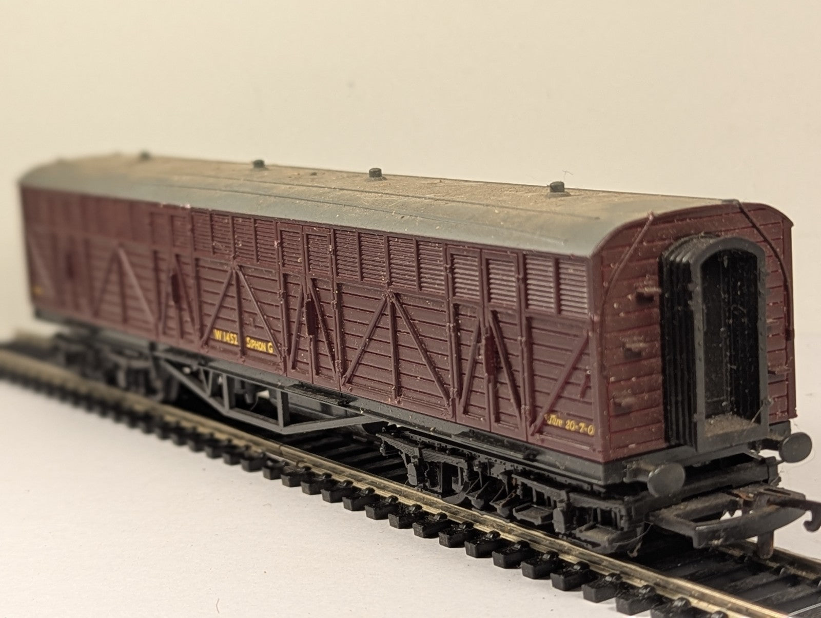 Mainline Railways OO Gauge Siphon G Bogie Van W1452 BR Maroon