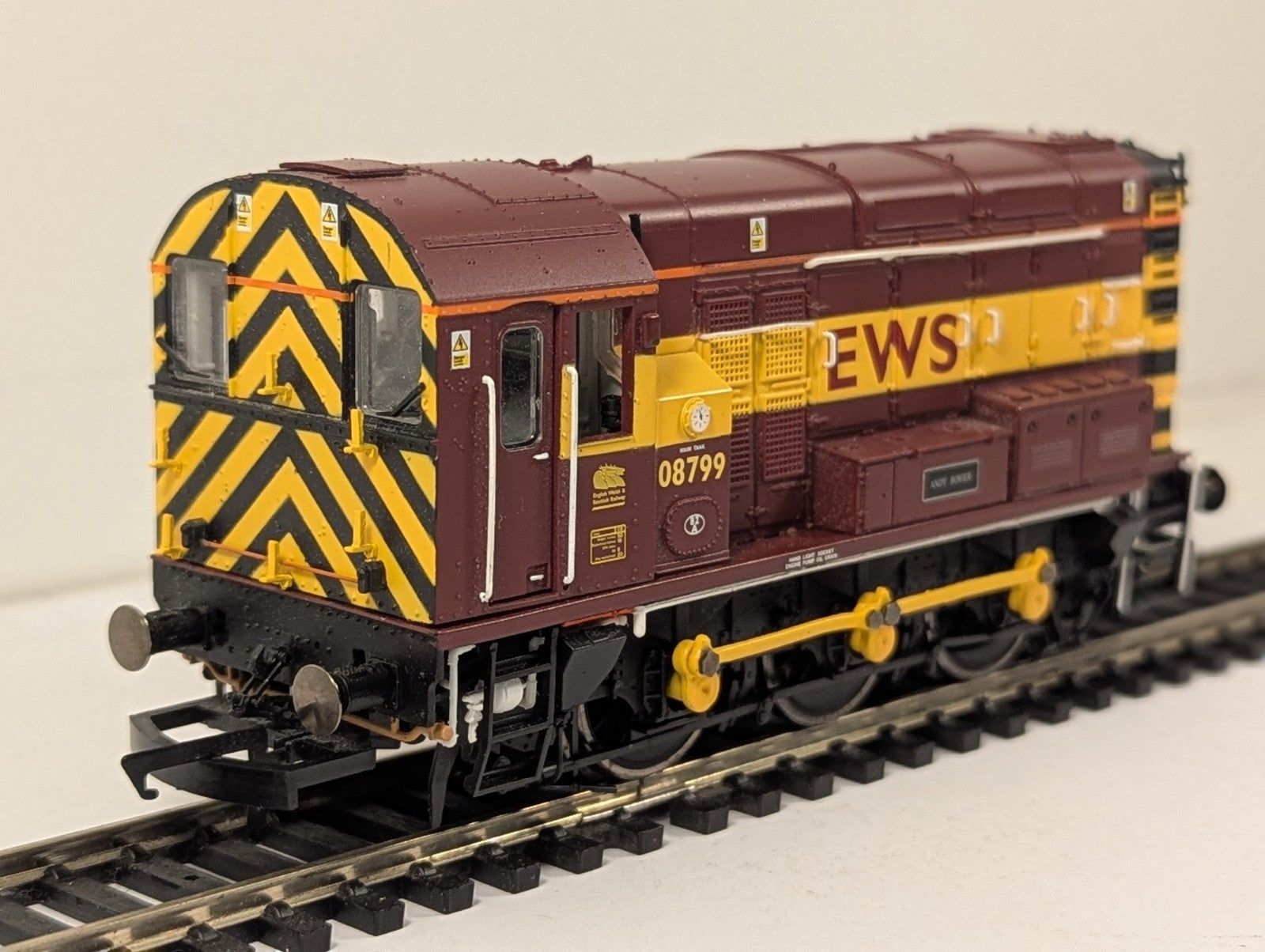 Hornby OO Gauge Class 08 Shunter 08799 'Andy Bower' Diesel Locomotive
