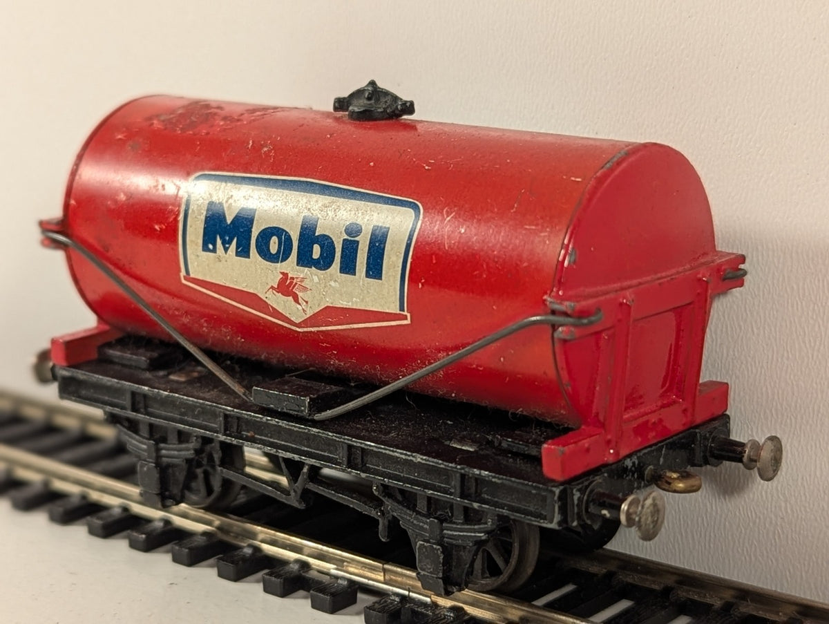 Hornby Dublo Mobil Tank Wagon – OO Gauge