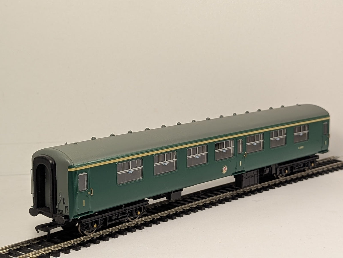 Bachmann OO Gauge BR Mk2 FK Corridor First Passenger Coach S13389 BR(S) Green