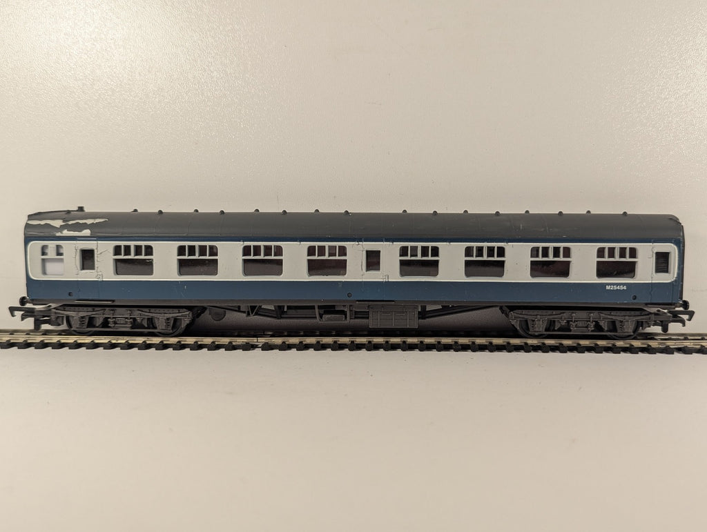 Mainline OO Gauge BR Mk1 Corridor Second (SK) Passenger Coach M25454