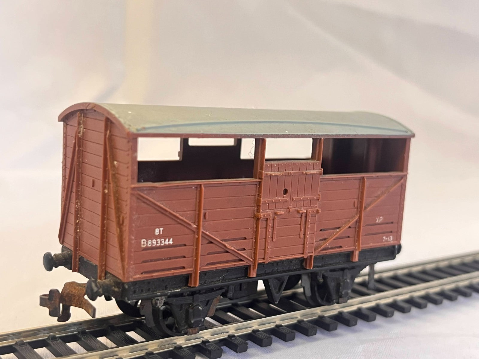 Hornby Dublo OO Gauge Brown 8 Ton Cattle Wagon Boxed