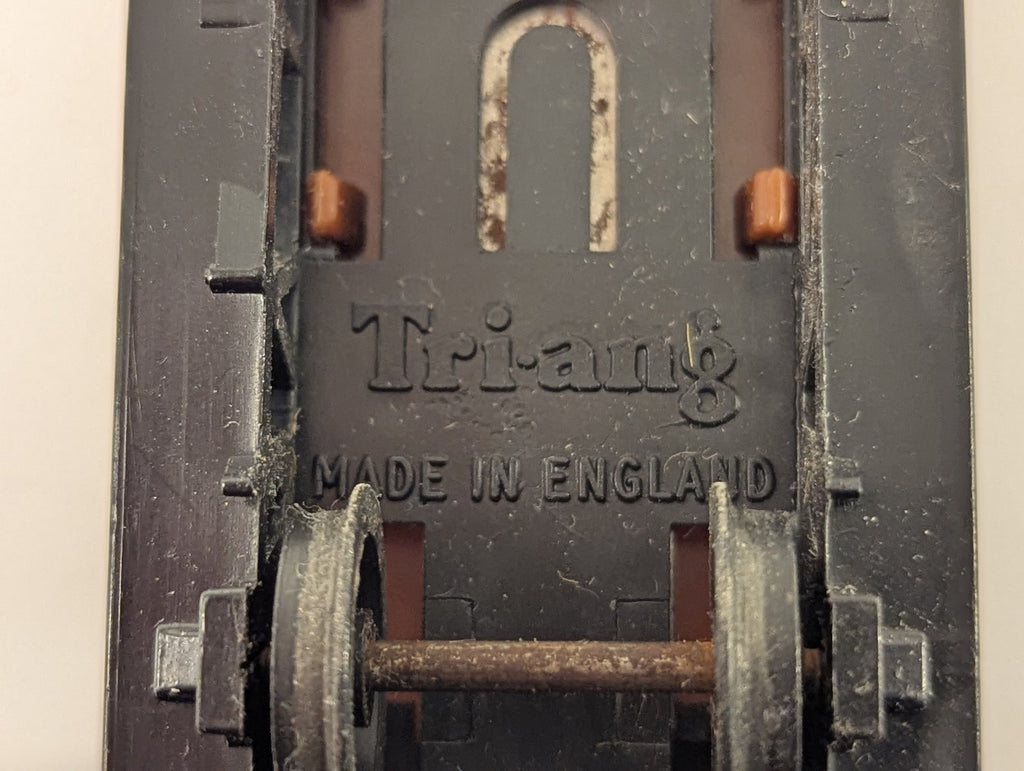 Tri-ang OO Gauge BR 20 Ton Brake Van B952698 BR Bauxite R16
