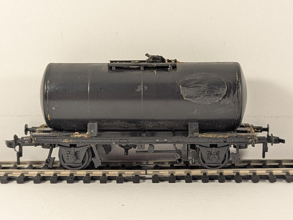 Hornby OO Gauge 4-Wheel Tank Wagon Goods Wagon Black