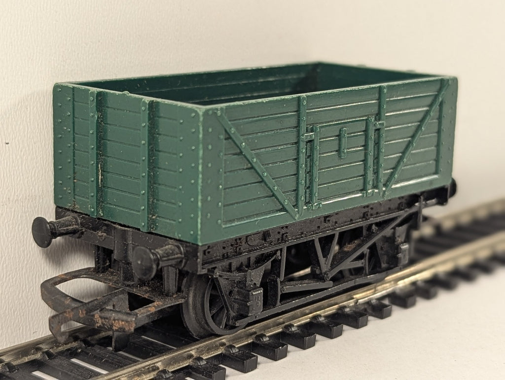 Tri-ang Hornby OO Gauge Goods Wagon with Drop Sides Green R113
