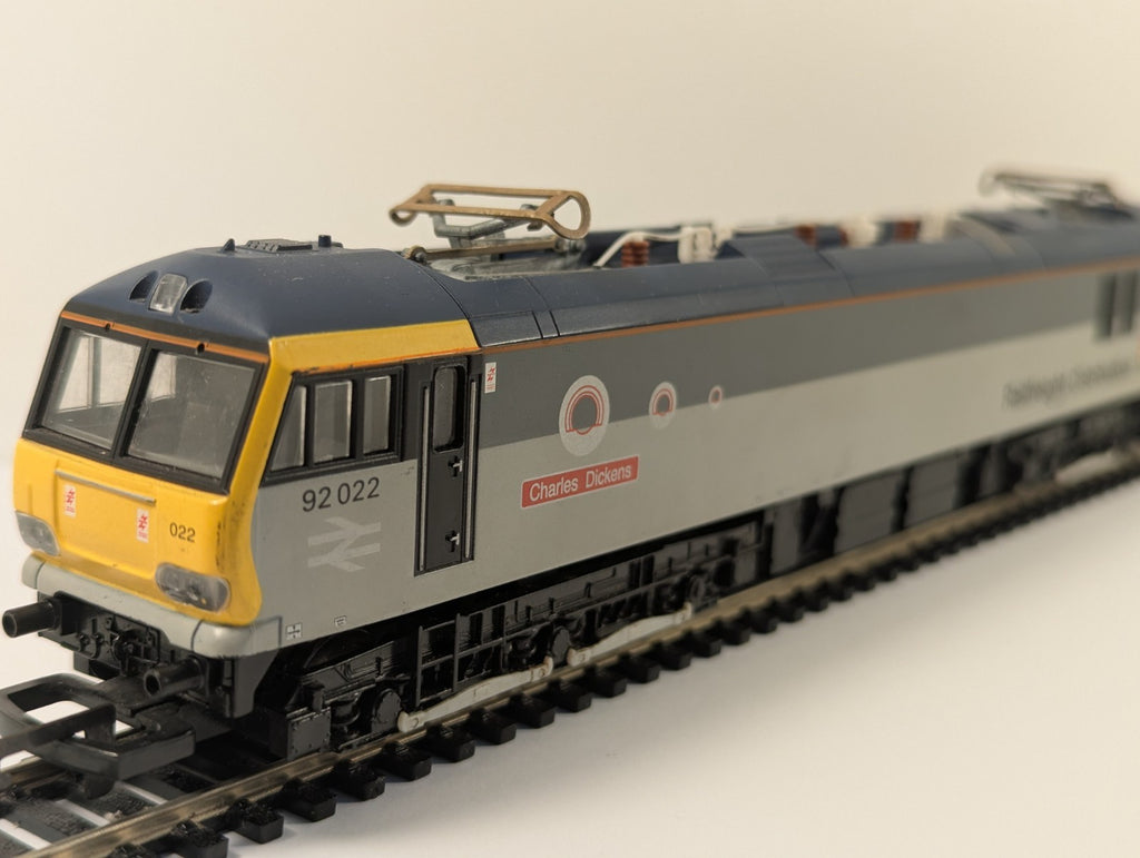 Hornby OO Gauge Class 92 Electric Locomotive Charles Dickens