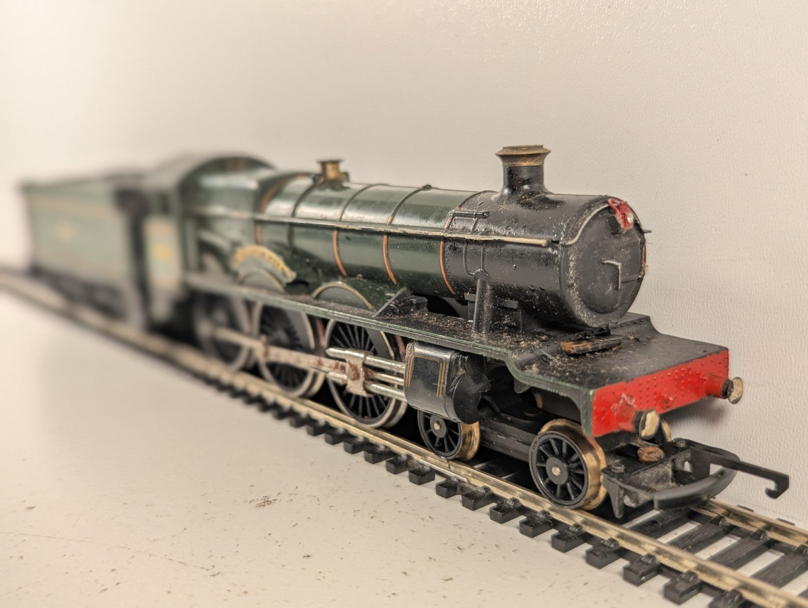 Hornby OO Gauge Hall Class Steam Locomotive - Repainted GWR Livery