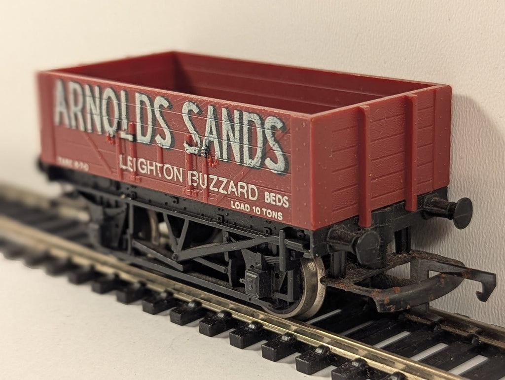 Hornby OO Gauge Arnolds Sands 5-Plank Open Wagon Goods Wagon