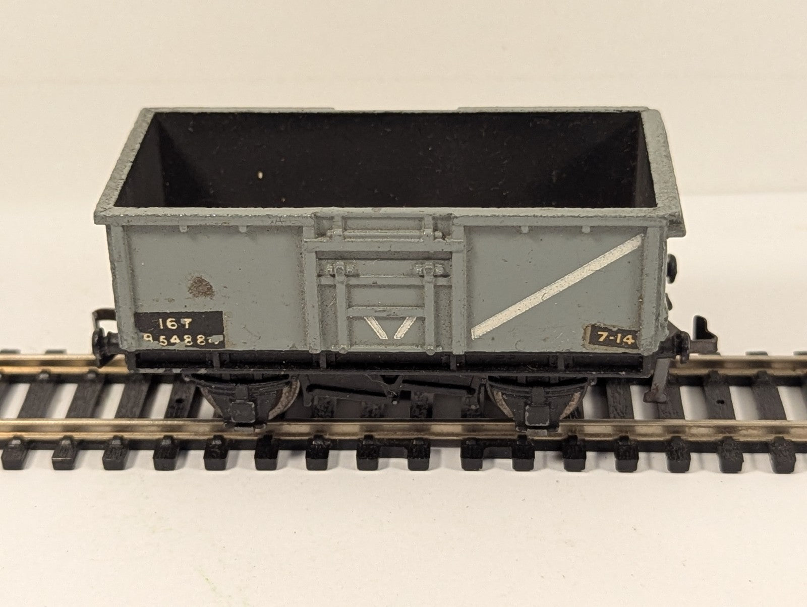 Hornby Dublo OO Gauge 16T Grey Mineral Wagon