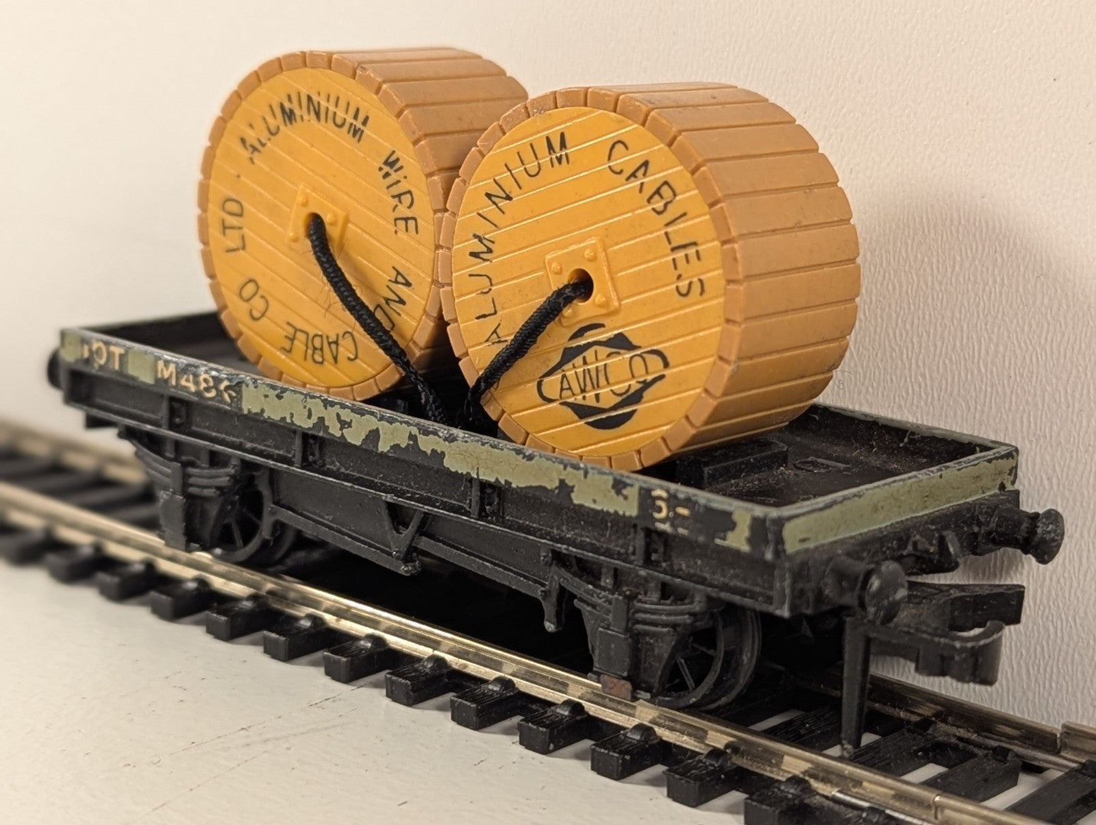 Hornby Dublo 32086 OO Gauge 3-Rail Low-Sided Wagon Cable Load