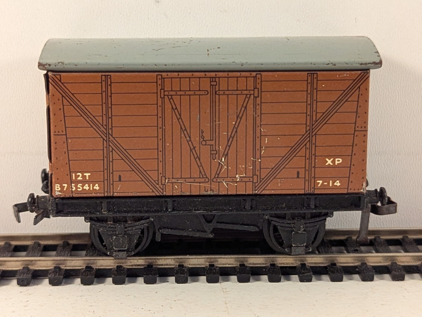 Hornby Dublo BR 12 Ton Goods Wagon B755414 Bauxite Brown OO Gauge