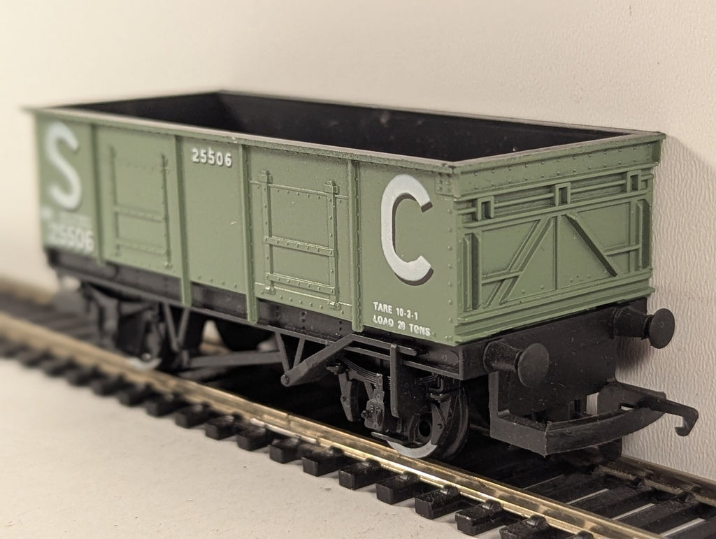 Hornby OO Gauge Stephenson Clarke 20-Ton Mineral Wagon Goods Wagon 25506