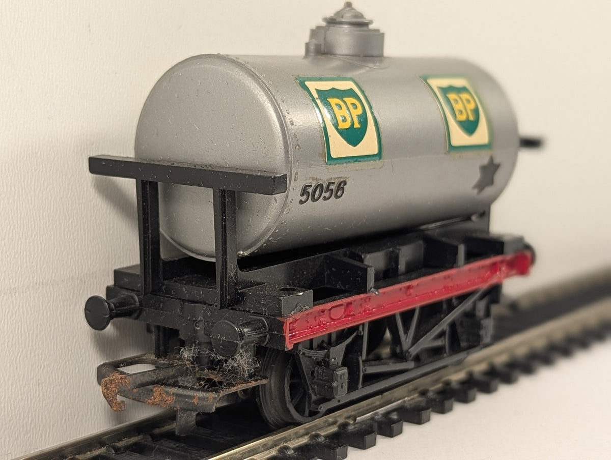 Tri-ang OO Gauge Shell-BP Petrol Tank Wagon 5056 BP Silver R.12