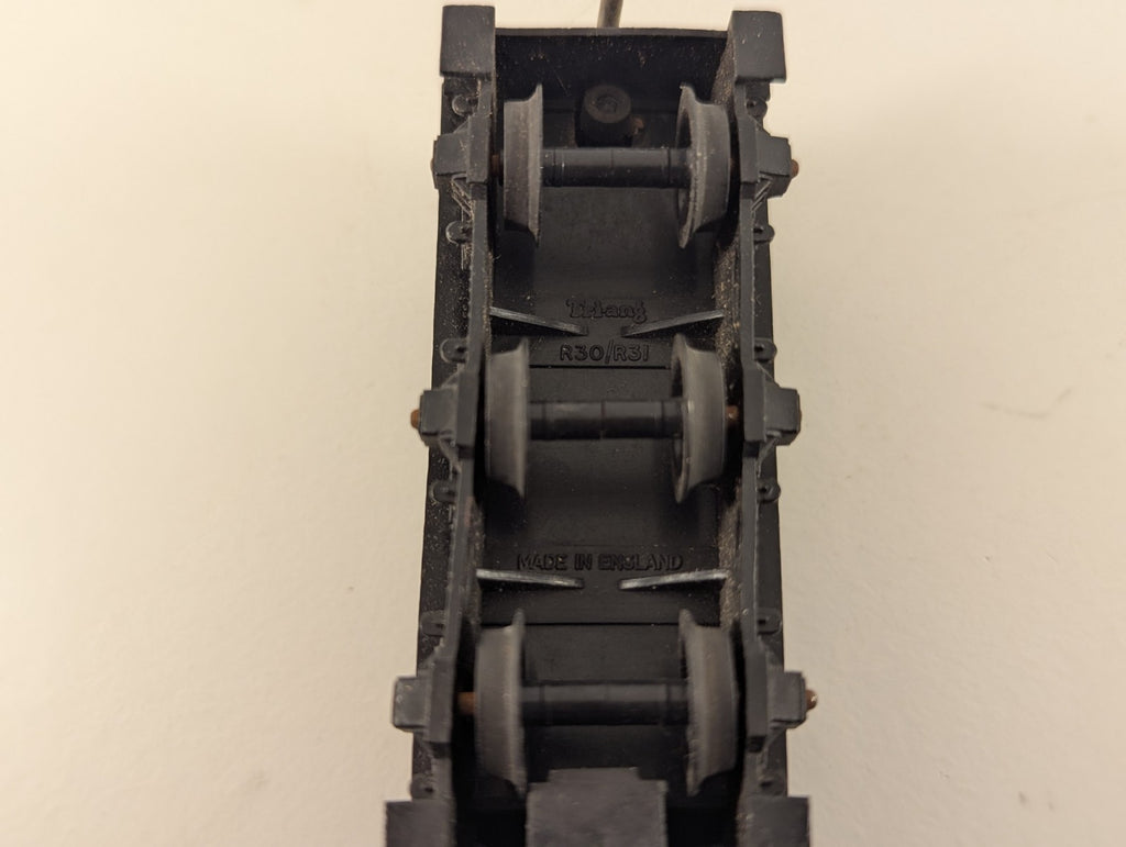 Tri-ang Railways R30 OO Gauge Tender BR Black - Spares/Repairs