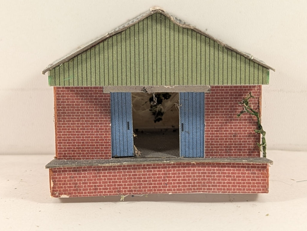Superquick N Gauge Goods Depot Building Red Brick A8