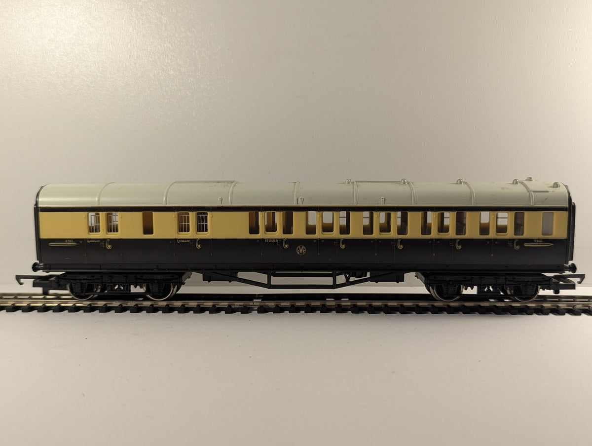 Hornby OO Gauge GWR 57ft Brake Third Coach Passenger Coach 4913