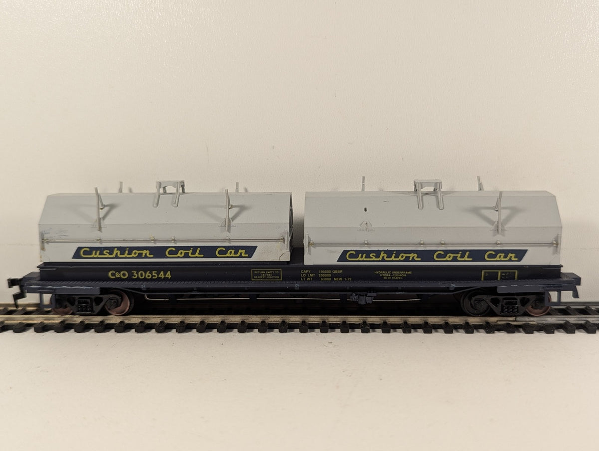 Walthers HO Gauge Cushion Coil Car 306544 C&O 932-3851