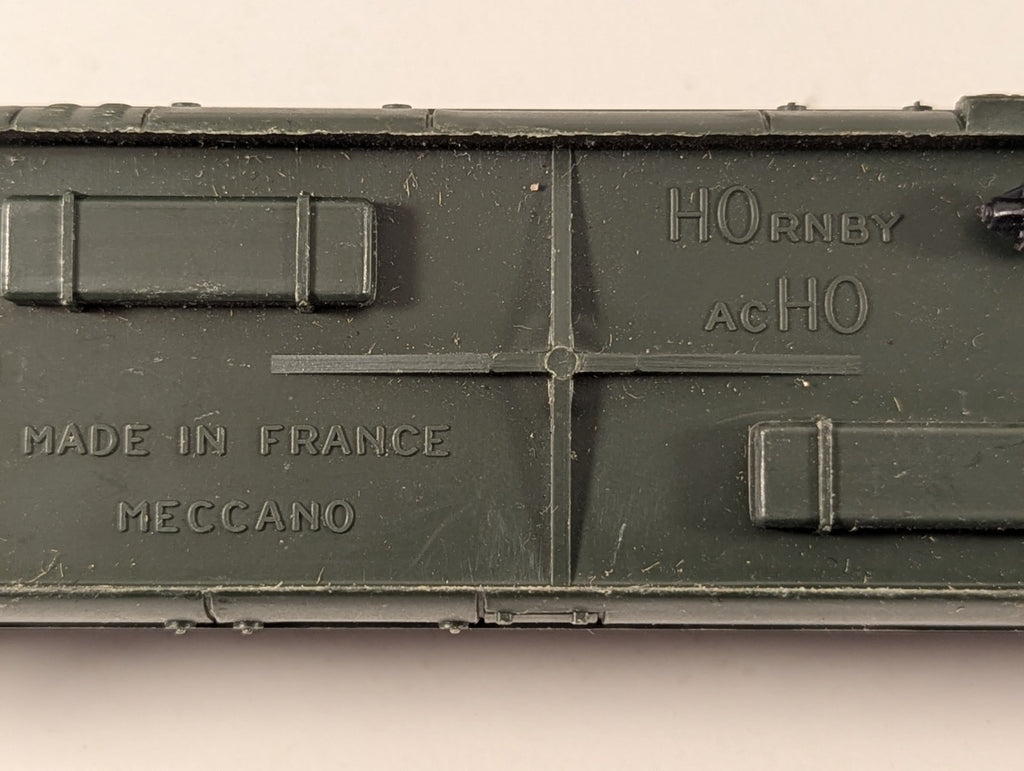 Hornby-Acho HO Gauge SNCF 1st Class Green Passenger Coach