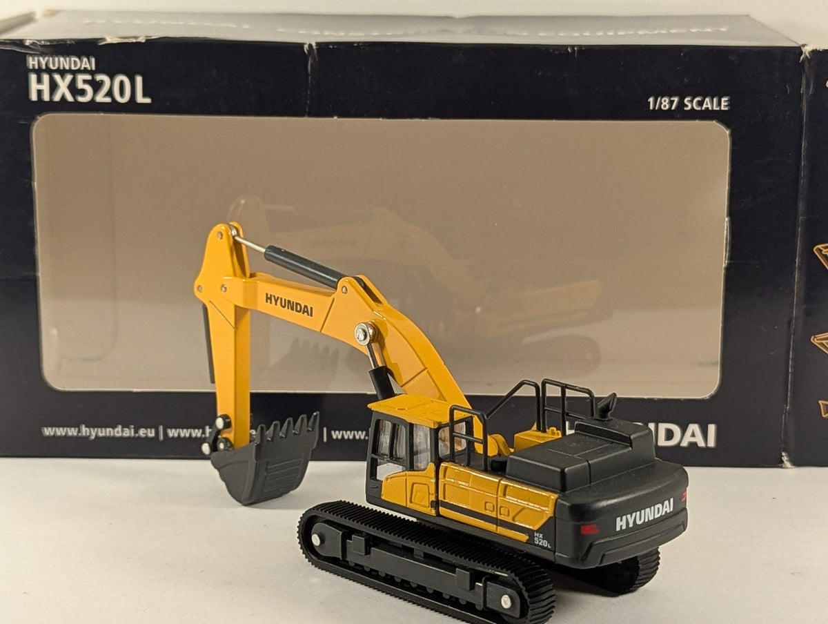Hyundai 1/87 HX520L Crawler Excavator Die-cast Model Excavator Yellow and Black
