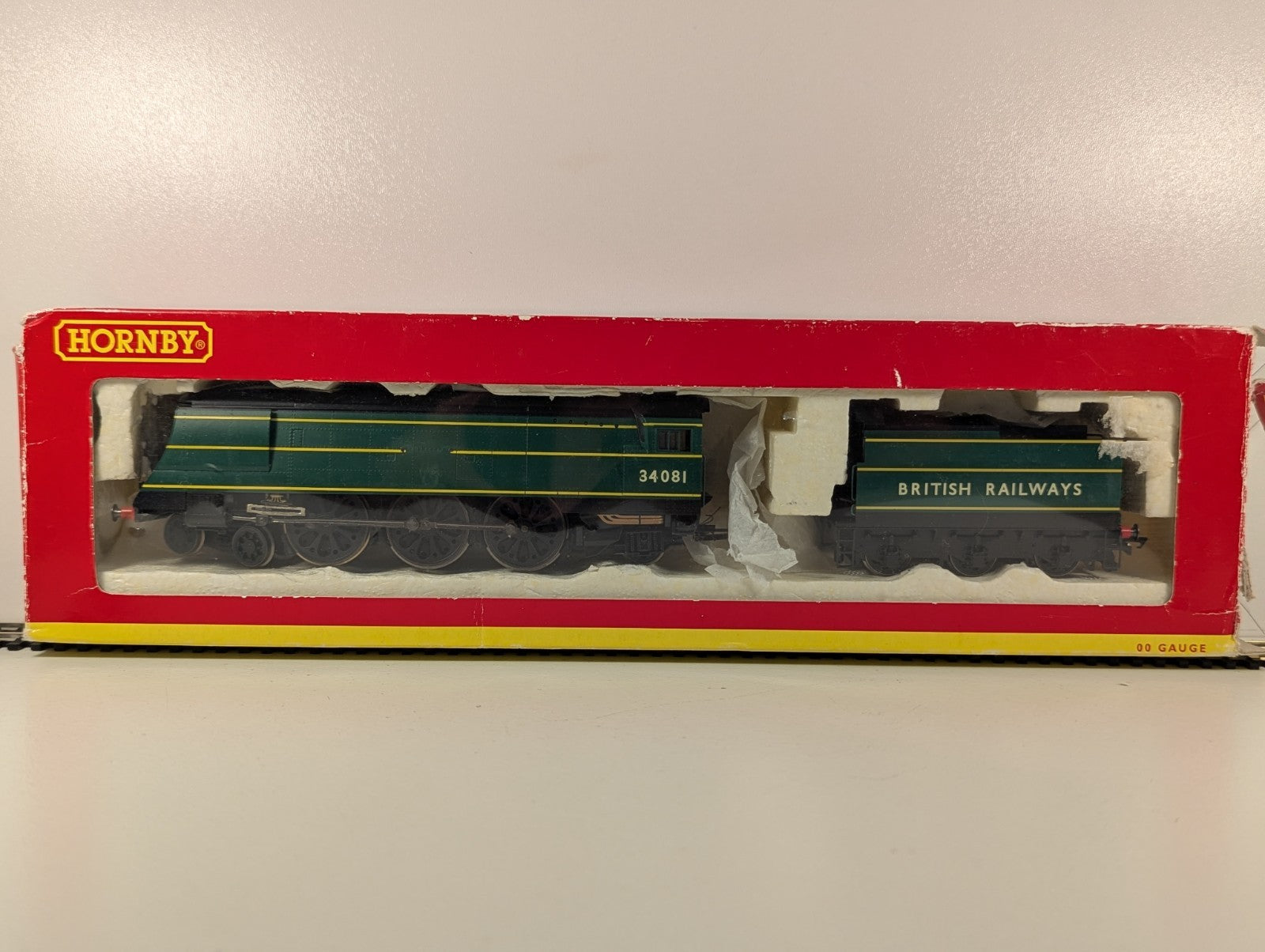 Hornby R2220 Battle of Britain Class Steam Locomotive
