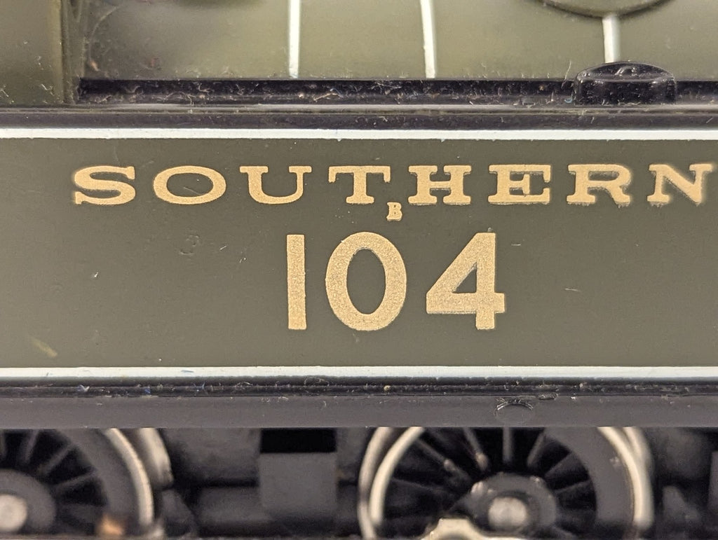 Hornby OO Gauge Class 0F 0-6-0T Steam Locomotive 104