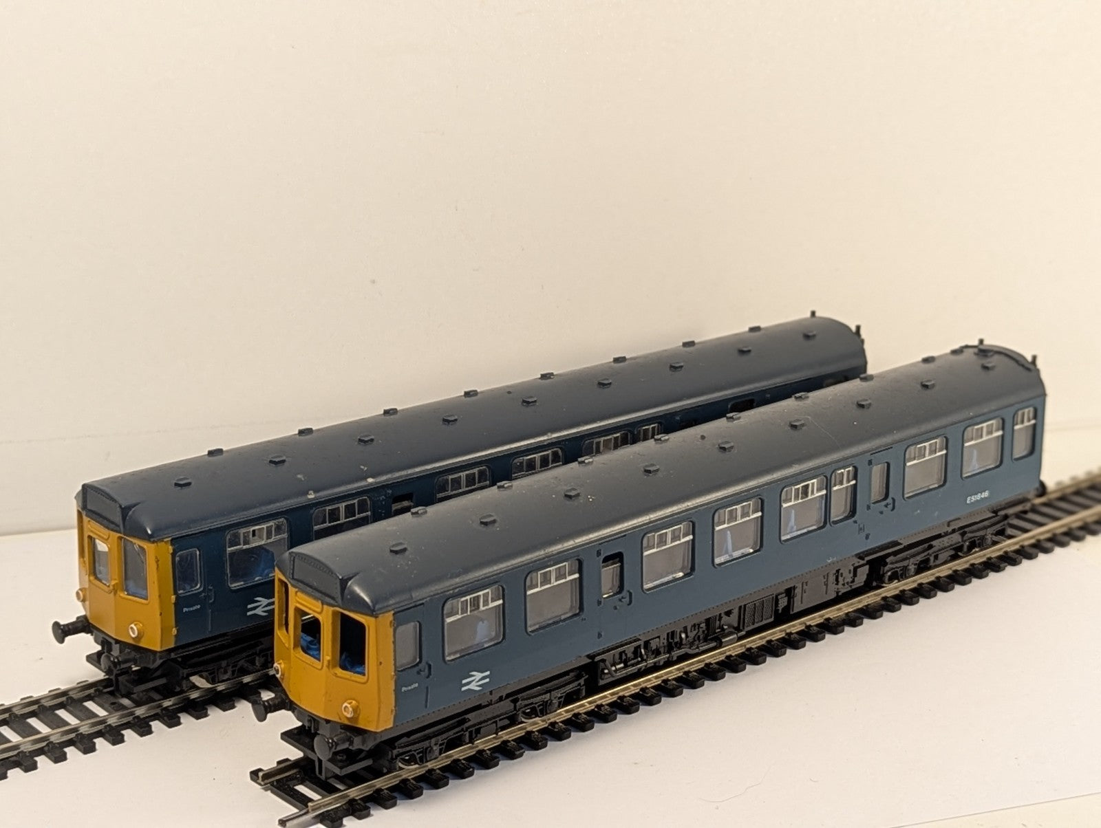Hornby OO Gauge BR Blue Class 110 DMU 2-Car Set E51819 & E51846