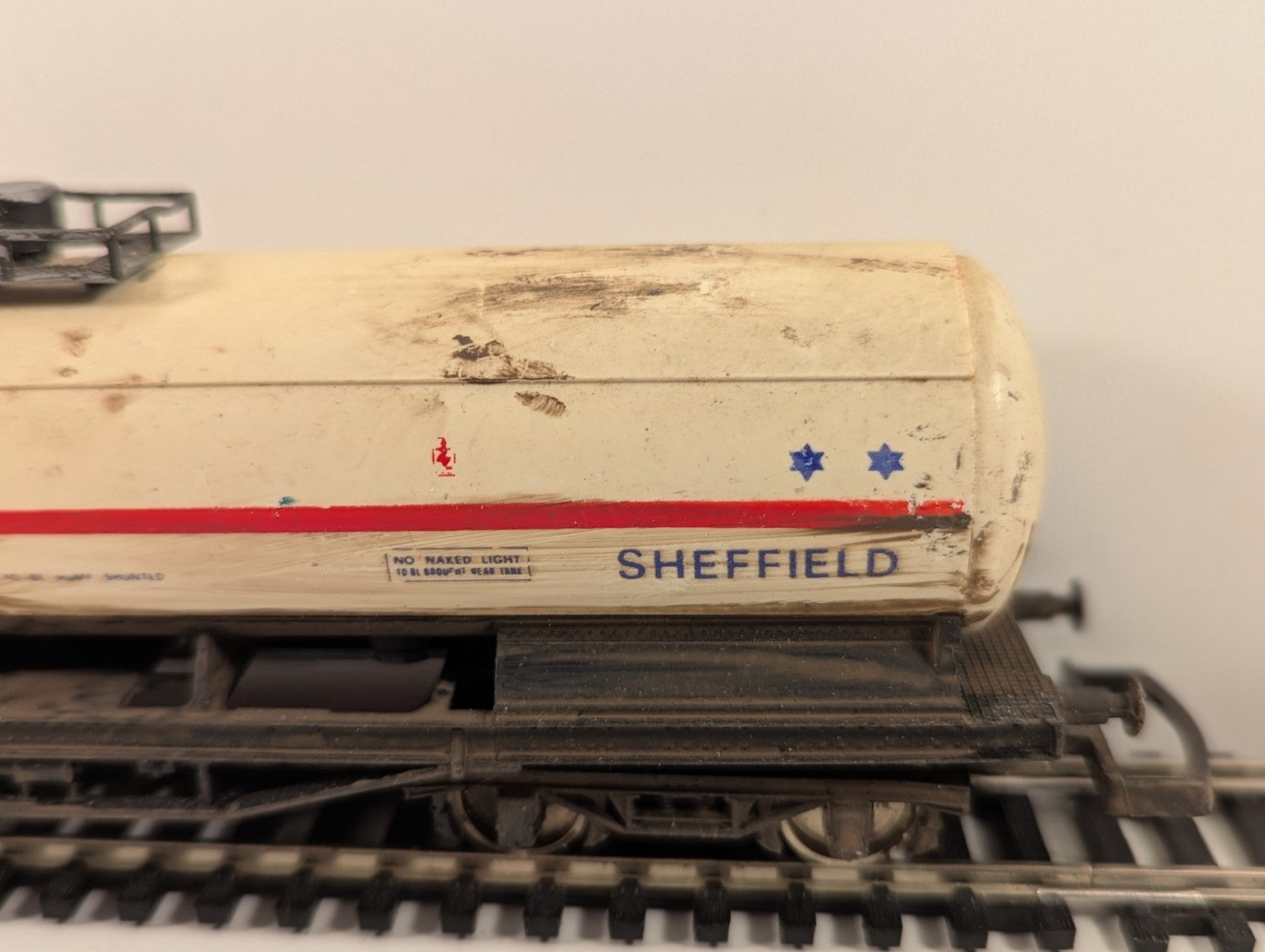 Lima 302913 HO Amoco Bogie Tank Wagon