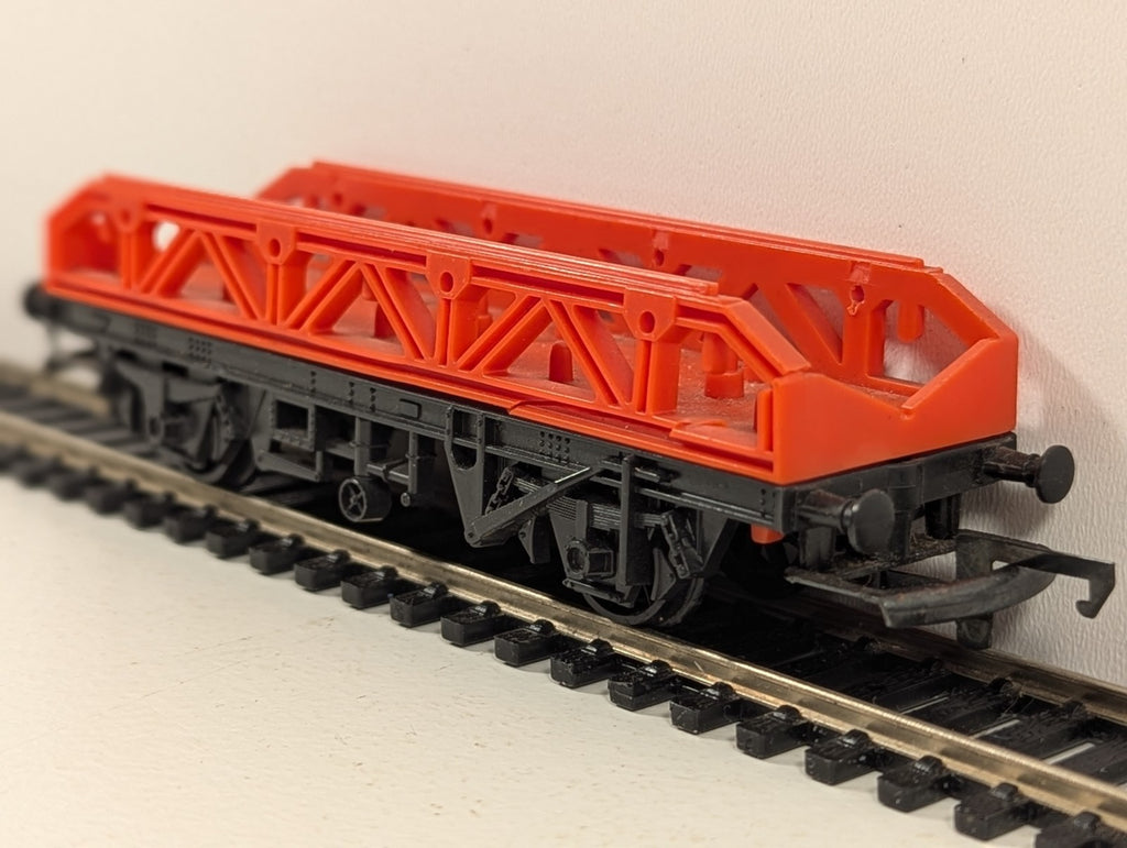 Hornby R224 OO Gauge Flat Wagon Missing Wheel Load