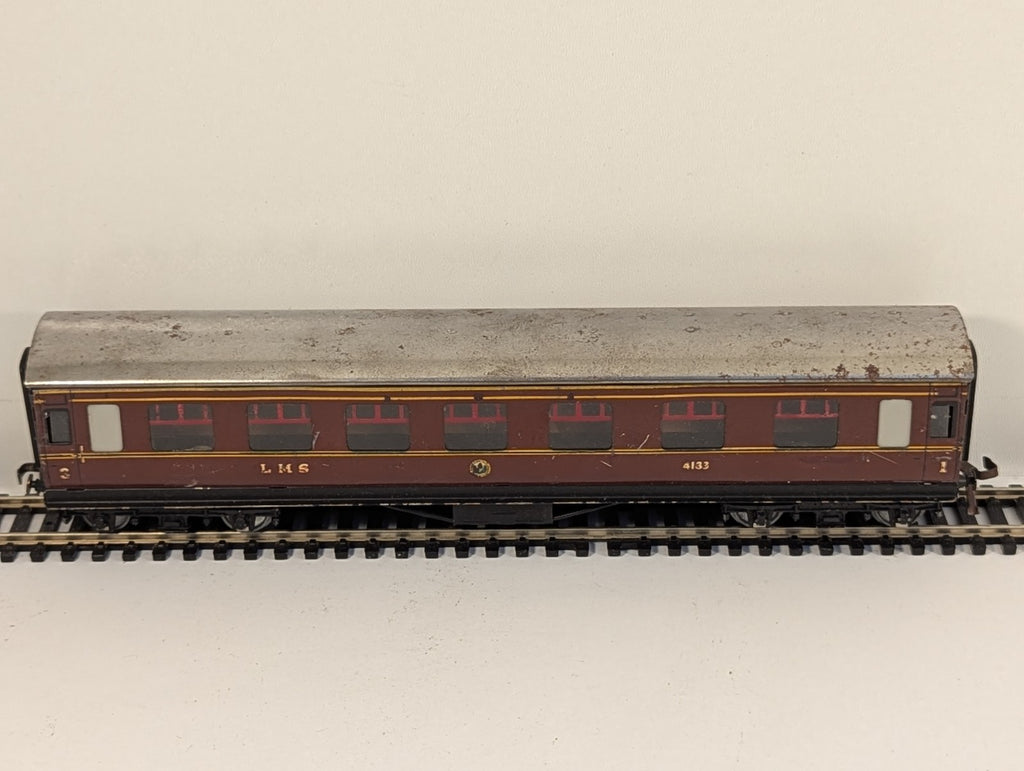 Hornby Dublo OO Gauge 4183 LMS 1st/3rd Corridor Coach Playworn