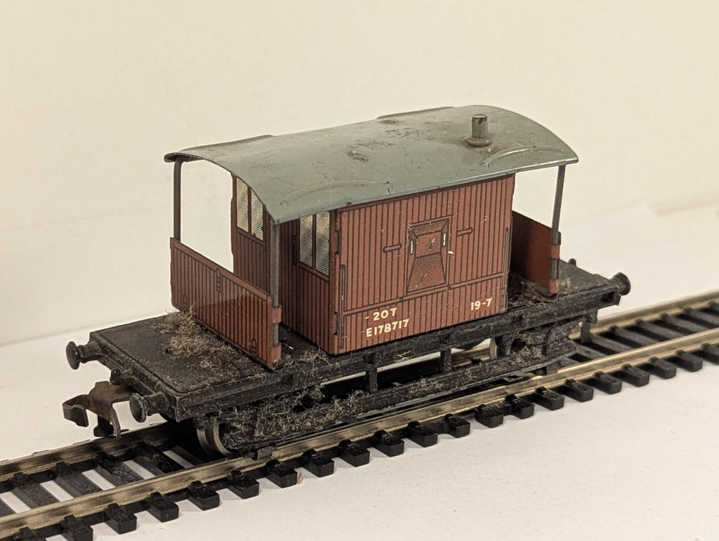Hornby Dublo Tinplate 20 Ton Goods Brake Van OO Gauge