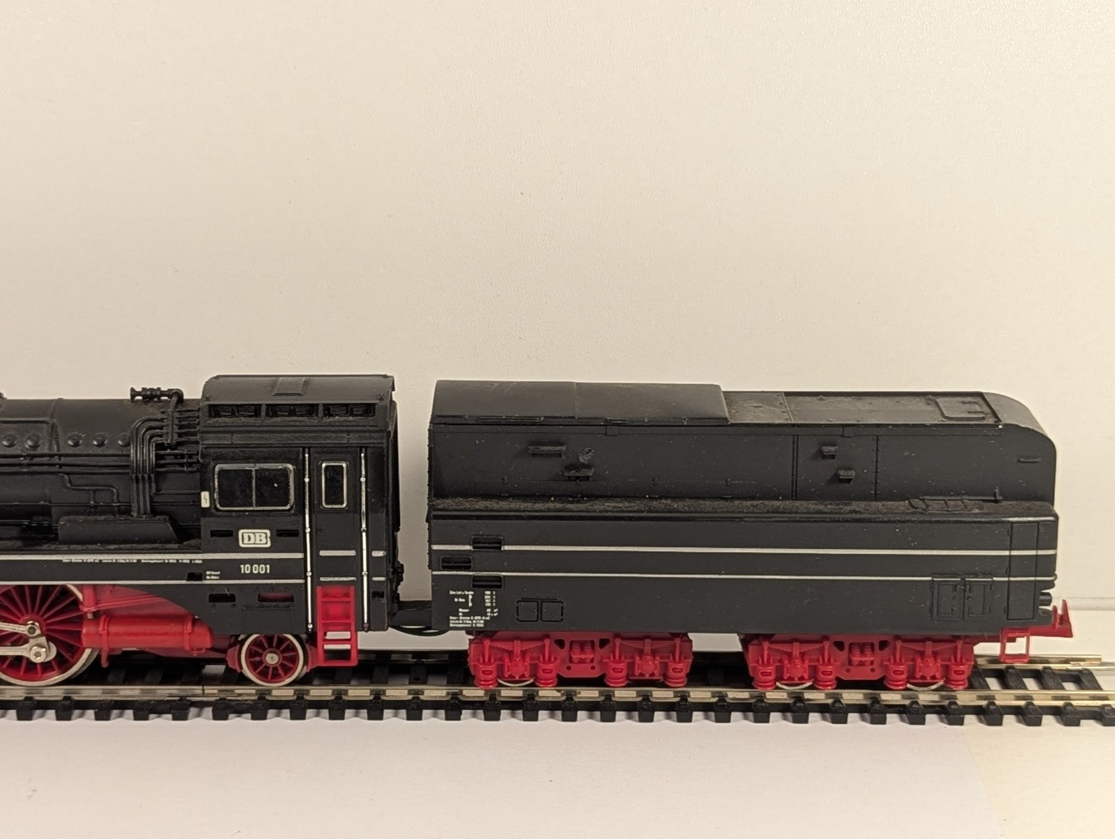 Lima HO Gauge DB BR Class 10 001 Steam Locomotive – Missing Parts