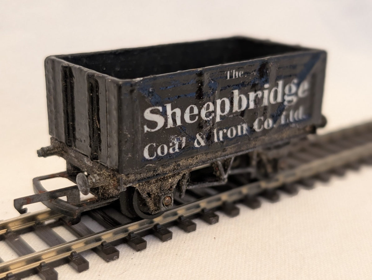 Tri-ang OO Gauge 7-Plank Coal Wagon Goods Wagon Sheepbridge Coal & Iron