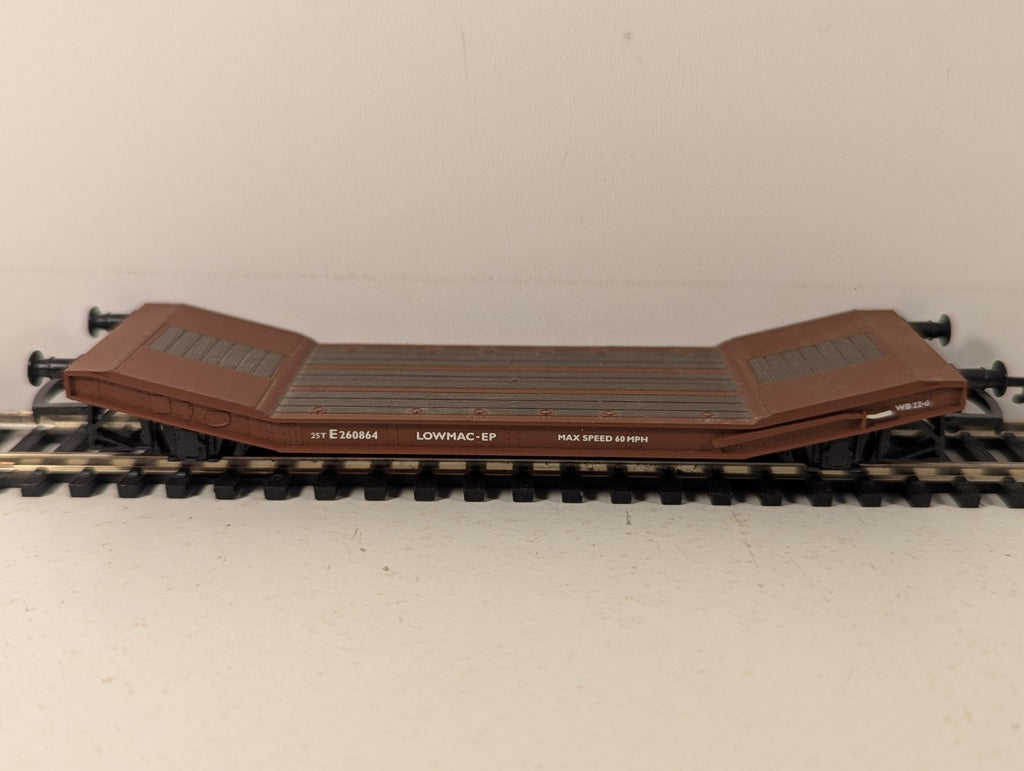Hornby OO Gauge BR 25t Lowmac Machine Wagon (LOWMAC-EP) Goods Wagon