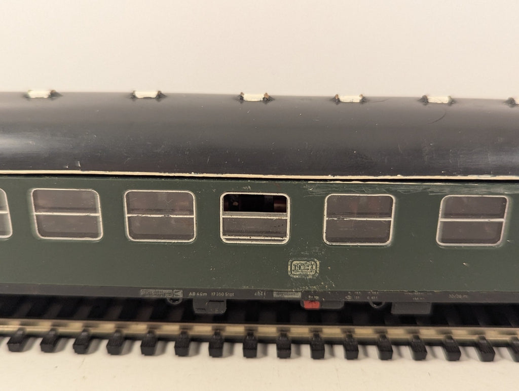 Liliput HO 896 00 DB Passenger Carriage