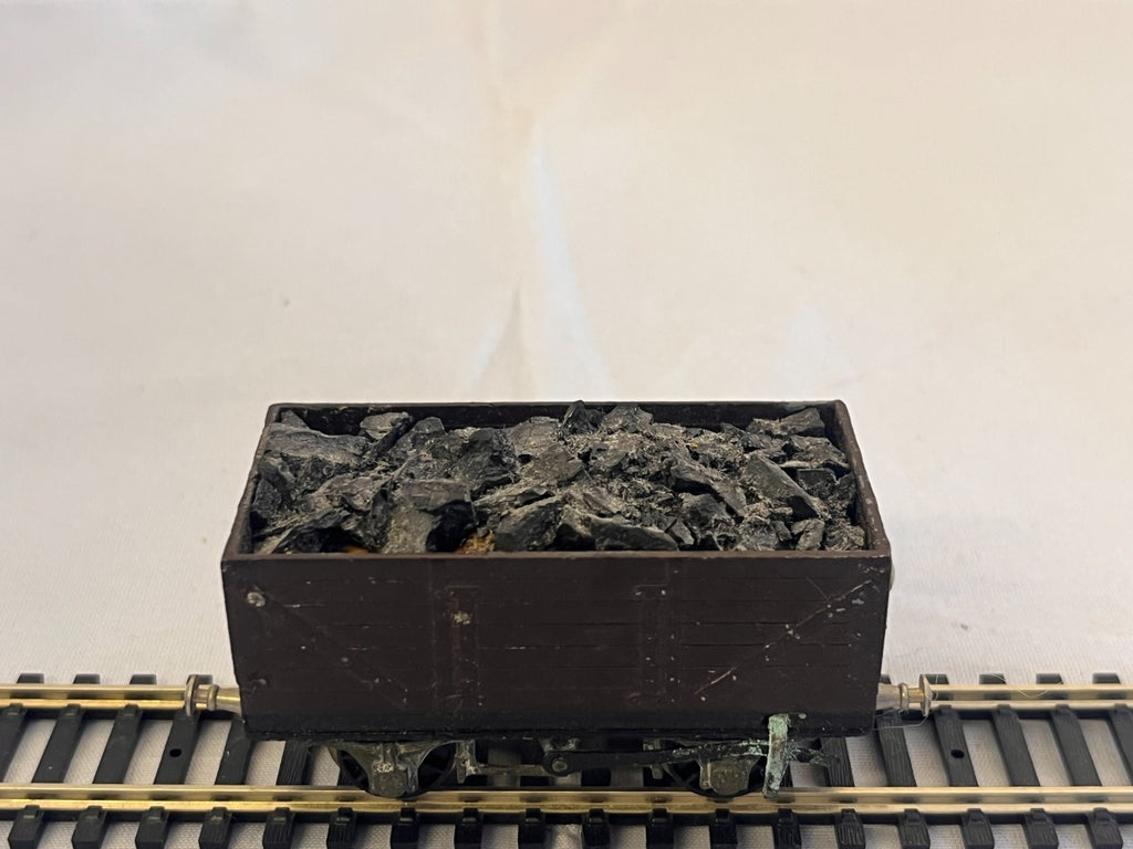 Graham Farish OO Gauge 7 Plank Wagon Brown